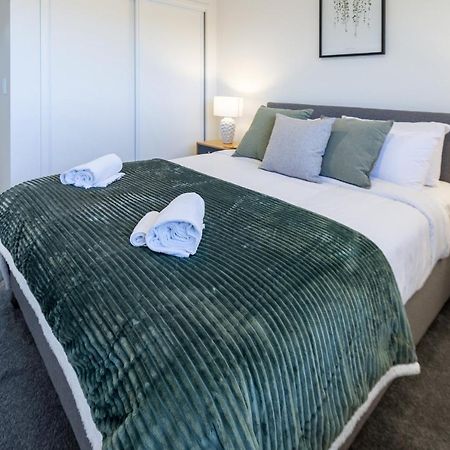 1 Bedroom 1 Bath, Executive Escape, Northlands Mall Christchurch Ngoại thất bức ảnh